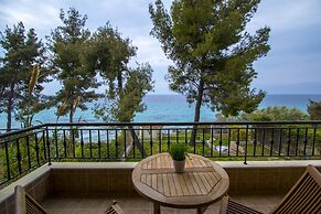 Beachfront Villa by Halkidiki Villas