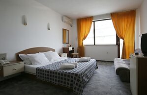 Hotel Corona by Asteri Hotels