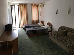 Hotel Corona by Asteri Hotels