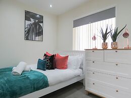 Tudors eSuites Birmingham Townhouse Private Garden Free Parking