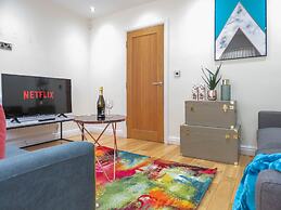 Tudors eSuites Birmingham Townhouse Private Garden Free Parking