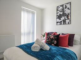 Tudors eSuites Birmingham House Private Garden Free Parking