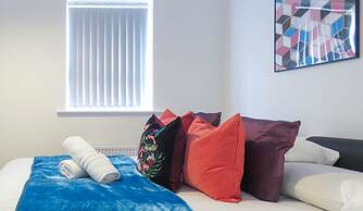 Tudors eSuites Birmingham House Private Garden Free Parking