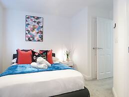 Tudors eSuites Birmingham House Private Garden Free Parking