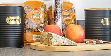 Tudors eSuites Birmingham House with Private Garden Free Parking