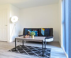 Tudors eSuites Birmingham House with Private Garden Free Parking