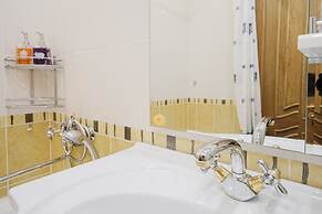 St.Pete Aparts White