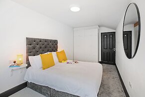 TYME Suites on Kingsway