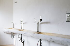 Atelier & Hostel Nagisa-Ura