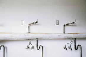 Atelier & Hostel Nagisa-Ura