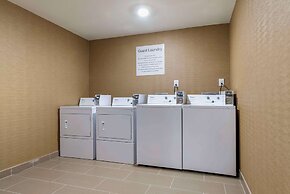 Comfort Inn & Suites Downtown near University