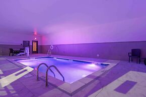 Comfort Inn & Suites Downtown near University