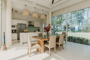 Splash Beach Villa Resort