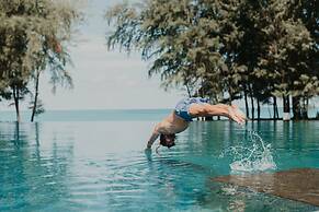 Splash Beach Villa Resort