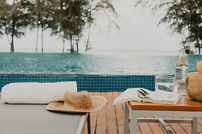 Splash Beach Villa Resort