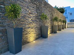 White Rock Milos Suites