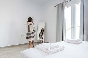 White Rock Milos Suites