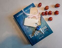 White Rock Milos Suites