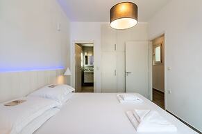 White Rock Milos Suites