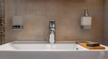 White Rock Milos Suites