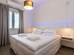 White Rock Milos Suites