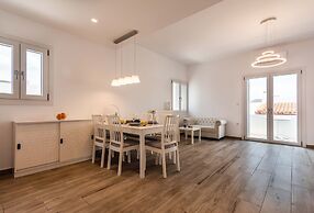 White Rock Milos Suites