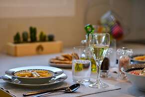 White Rock Milos Suites