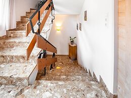 Chalet With Panoramic Terrace in Zell am Ziller