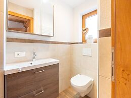 Chalet With Panoramic Terrace in Zell am Ziller