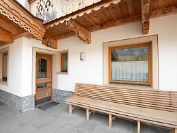 Chalet With Panoramic Terrace in Zell am Ziller