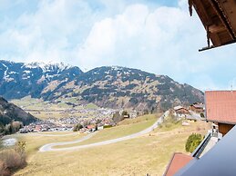 Chalet With Panoramic Terrace in Zell am Ziller