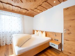 Chalet With Panoramic Terrace in Zell am Ziller