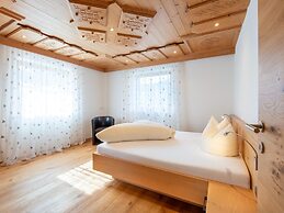 Chalet With Panoramic Terrace in Zell am Ziller