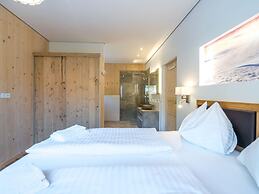 Premium Chalet With Whirlpool