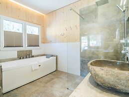 Premium Chalet With Whirlpool