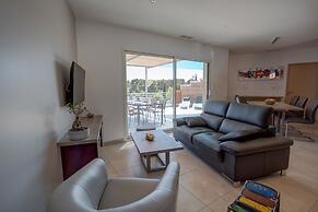 Luxury Villa With Private Pool in Cesseras
