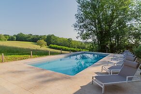Pool Escape in Saint-laurent