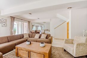 Villa in Le Muy With Private Pool & Forest