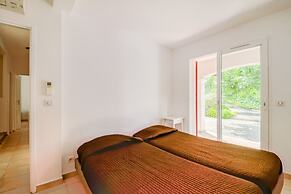 Villa in Le Muy With Private Pool & Forest