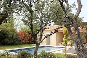 Mas in Eygalieres With Heated Pool