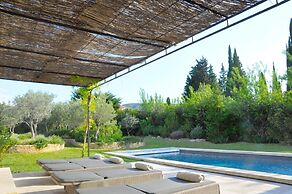 Mas in Eygalieres With Heated Pool