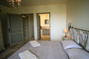 Mas in Eygalieres With Heated Pool
