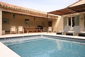 Mas in Eygalieres With Heated Pool