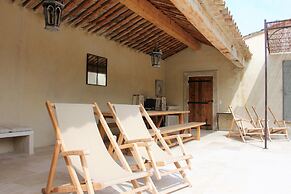 Mas in Eygalieres With Heated Pool
