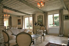 Mas in Eygalieres With Heated Pool