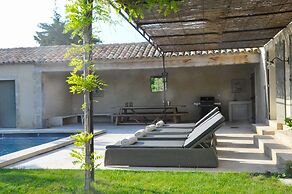 Mas in Eygalieres With Heated Pool