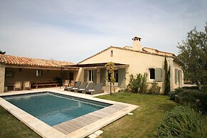 Mas in Eygalieres With Heated Pool