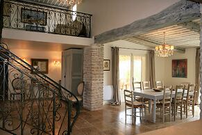 Mas in Eygalieres With Heated Pool