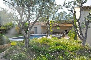 Mas in Eygalieres With Heated Pool