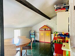 Spacious Farmhouse near Forest in Stramproy